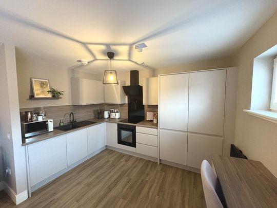 Price £1,050 pcm - Available 05/06/2025 - Unfurnished - Photo 1