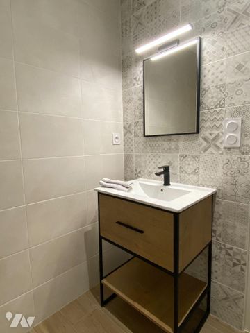 Studio meublé de 21 m2, idéalement situé en centre-ville de La Gacilly , à proximité immédiate... - Photo 5