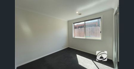 FAMILY HOME IN IN THE COLLEGE GREEN ESTATE! - Photo 2