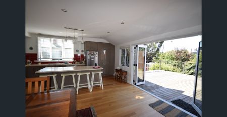 Enjoy the experience, Living Here - Photo 2