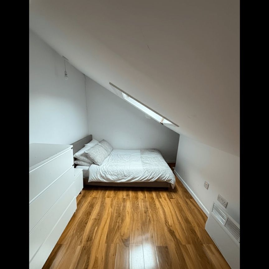 1 Bed Flat, Brixton Hill, SW2 - Photo 1