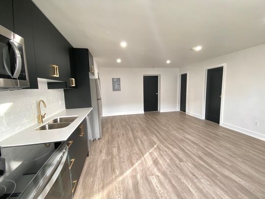 $1,800 / 1 br / 1 ba / 700 sqft 1BR Apartment Unit in Kitchener - Photo 1