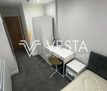 4 bedroom semi-detached house to rent - Photo 6