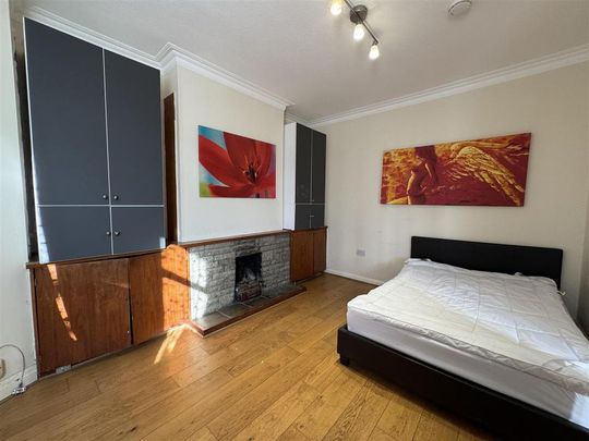 1 bedroom in a house share to rent - Photo 1