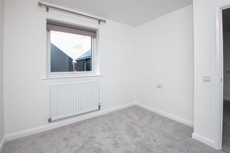 3 bedroom semi-detached house to rent - Photo 5