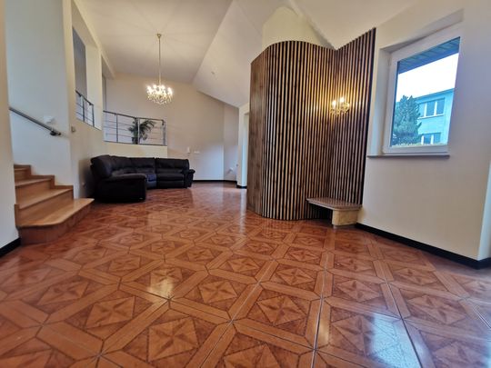 Piękny dom z ogrodem. - Zdjęcie 1