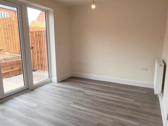 3 bedroom semi-detached house to rent - Photo 1