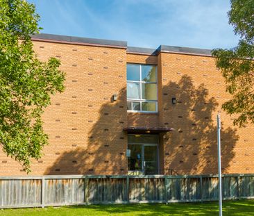 301 Horace Street, Manitoba, R2H 0W9, Winnipeg - Photo 1