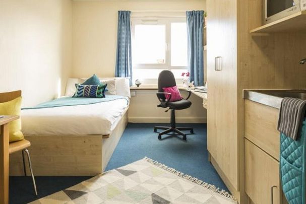 Studio to rent - Photo 1