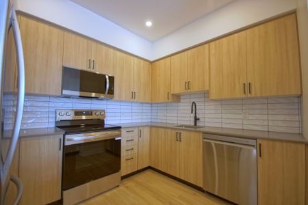 For Lease - 1353B Gosset Street, Cyrville - Carson Grove - Pineview, Ontario - Photo 4