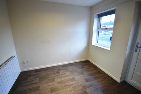 2 bedroom semi-detached house to rent - Photo 5