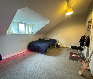 4 bedroom terraced house to rent - Photo 5