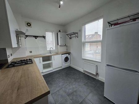 Leonard Road, Edmonton, N9 - Photo 4