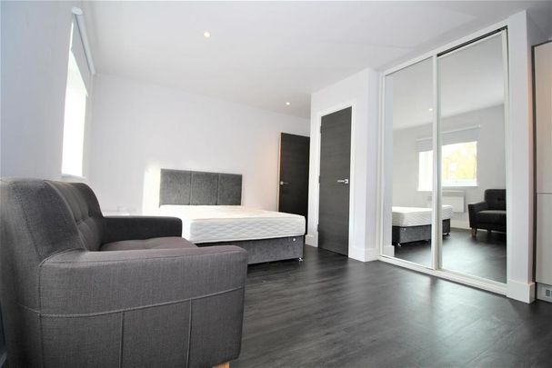 Studio to rent - Photo 1