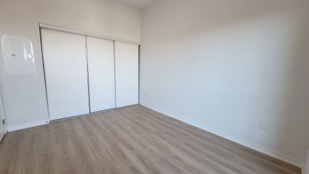 For Lease - 4055 Parkside Village Drive Unit# 433, Mississauga, Ontario - Photo 5