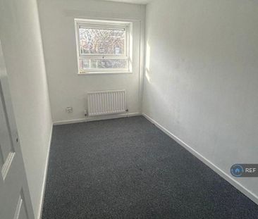 3 bedroom end of terrace house to rent - Photo 2