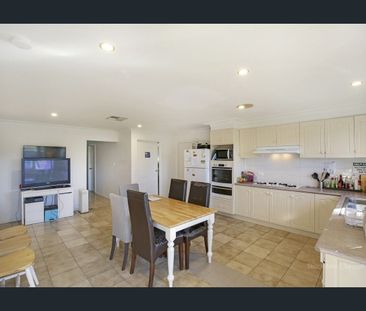 34 Coventry Crescent, Mill Park, Vic 3082 - Photo 5