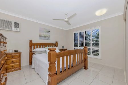 Classy Home with Shed & Pool in Quiet Street! - Photo 2