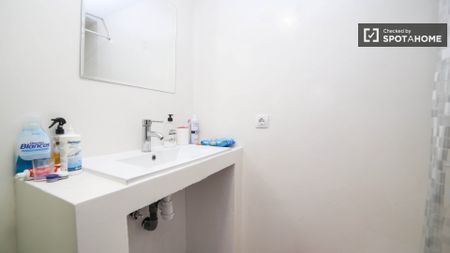 valencia, Valencian Community 46022 - Photo 3