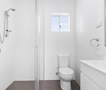 CENTRAL, PRIVATE LIVING - 2 BEDROOM GRANNY FLAT - Photo 5