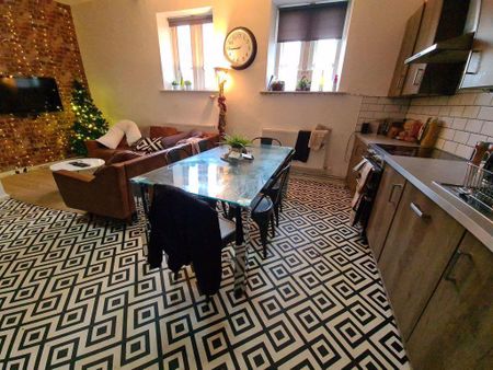 5 bedroom house to rent - Photo 2