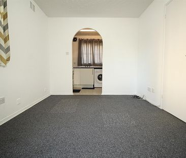 1 Bedroom Flat - Purpose Built To Let - Photo 6