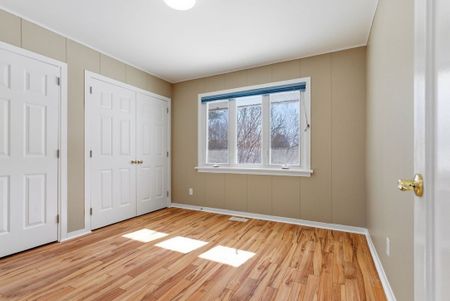 For Lease - 10 Elma Street, Blossom Park - Airport and Area, Ontario - Photo 2