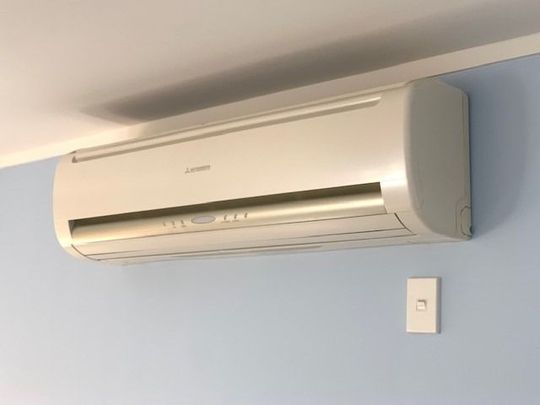 Spacious warm 3 Bedroom - Photo 1