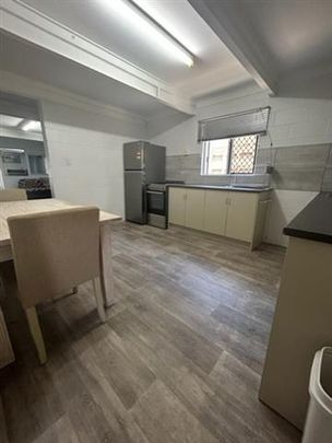 STUNNING RENOVATED 3 BEDROOM GROUND FLOOR DUPLEX - Photo 1