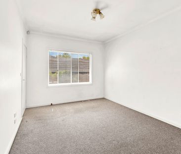 Spacious 3-Bedroom Family Unit in Prime Box Hill Location - Photo 1