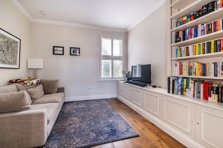 3 bedroom flat to rent - Photo 4