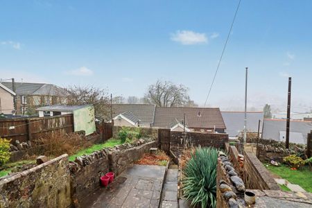 2 bedroom terraced house to rent - Photo 5