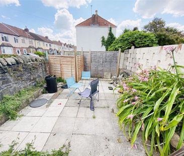 4 bedroom end of terrace house to rent - Photo 6