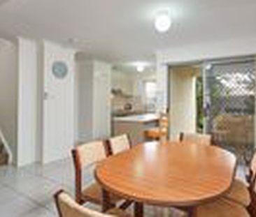 Spacious & Modern 3-Bedroom Home in McAuley Pines. Available for in... - Photo 2
