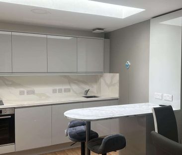 Tyndalls Park Road Room 1 - Photo 2