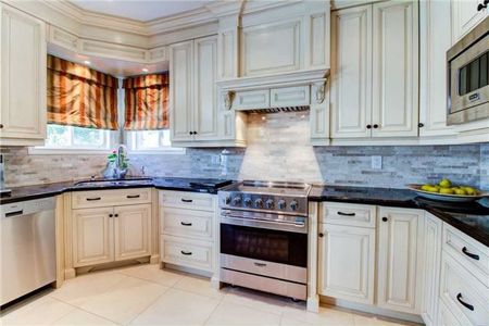 For Lease - 6 Camden Drive, Vaughan, Ontario - Photo 3