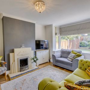 3 bedroom semi-detached house to rent - Photo 2