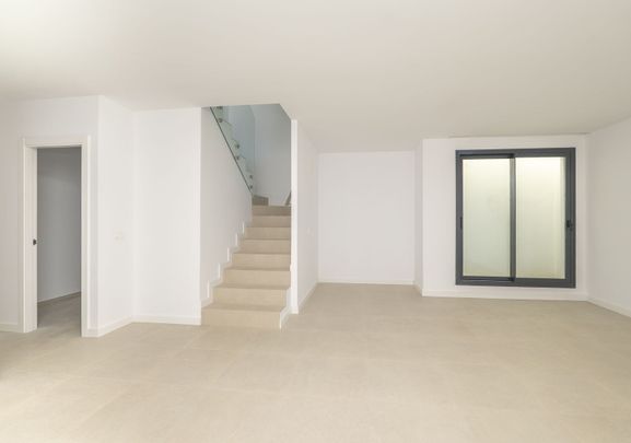 Semi-Detached House in Estepona - Photo 1