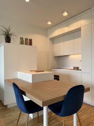 Traumblick aus dem 10. Stock mit Riesenbalkon! - Photo 1