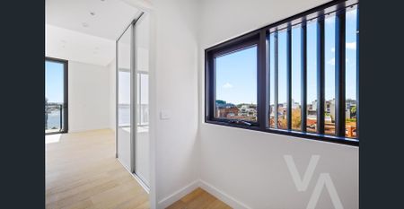 Your Next Move. - Photo 3