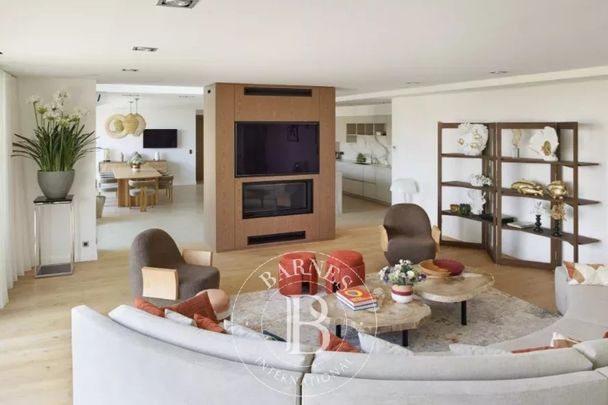 SAINT-TROPEZ - VILLA 6 CHAMBRES - PISCINE - VUE MER - Photo 1