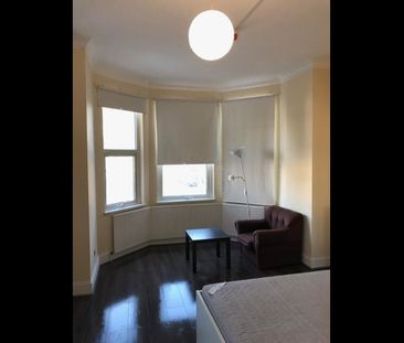 Room in a Shared House, London, N8 - Photo 4