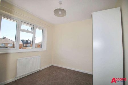 Baillie Close, Rainham, RM13 - Photo 4