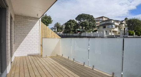 Modern Remuera Townhouse - Photo 3