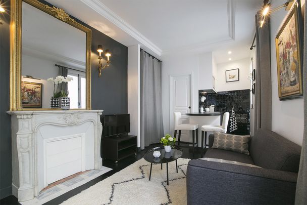Appartement à louer rue d'Artois, Paris 8ème - Photo 1