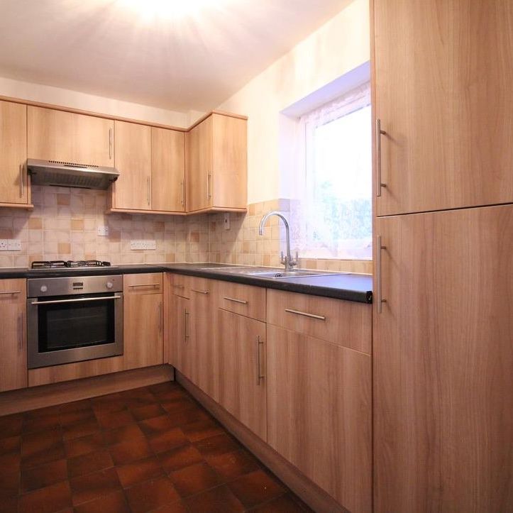 Swan Road, West Drayton - Photo 1