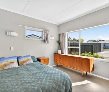 Relaxed Living Close to Schools and Guthrie Park - Photo 2