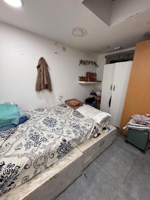 Room in a Shared House, Denbigh Road, E6 - Photo 1