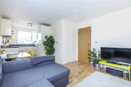 Price £1,950 pcm - Available 05/12/2025 - Furnished - Photo 2