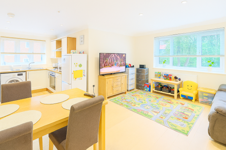 Dale Road, SO16 - Photo 2